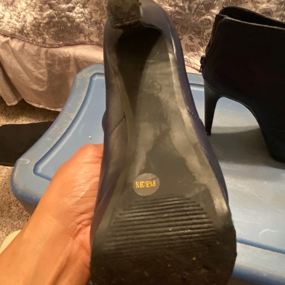 Blue jazzy-comfy heels can be dressed up or down!